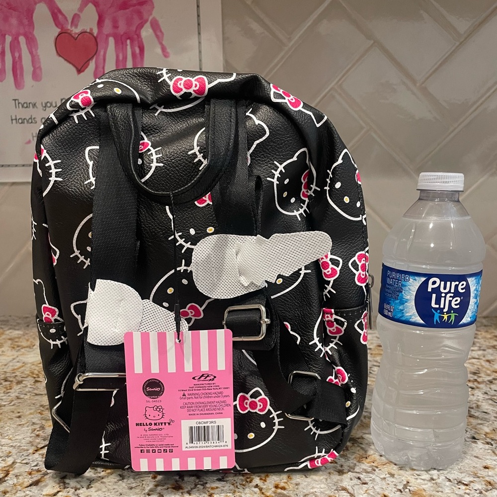 Hello Kitty Mini Backpack - Picture 2 of 2